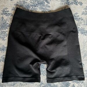 Alphalete Black Women's High-Waist Seamless Shorts